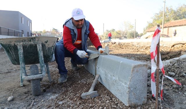 Menderes'te yol yenileme çalışmaları başladı