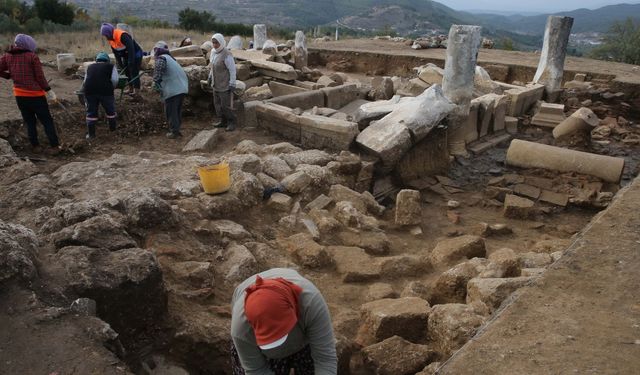 Muğla'da heyecanlandıran keşif: Antik kentte ilk anıtsal çeşme binası bulundu