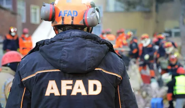 AFAD’da görev yapan baba- kızdan ortak yardım eli