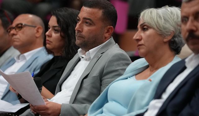 Gökhan Pehlivan'dan AKP sıralarına: Ülke yangın yeri, pazaryerini konuşmak anlamsız