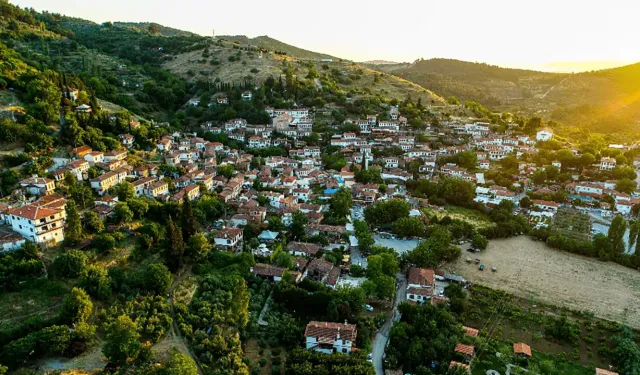 Bir zamanlar İzmir'in ıssız bir köyüydü: Şimdi bu köyü dünya tanıyor