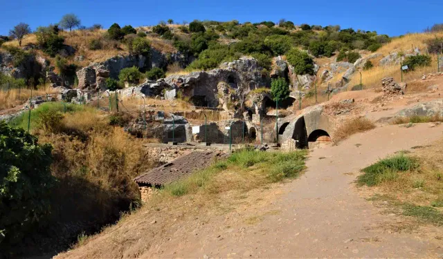 İzmir'de önemli bir mağara: Hikayesi ile hem Müslümanların hem de Hristiyanların dikkatini çekiyor