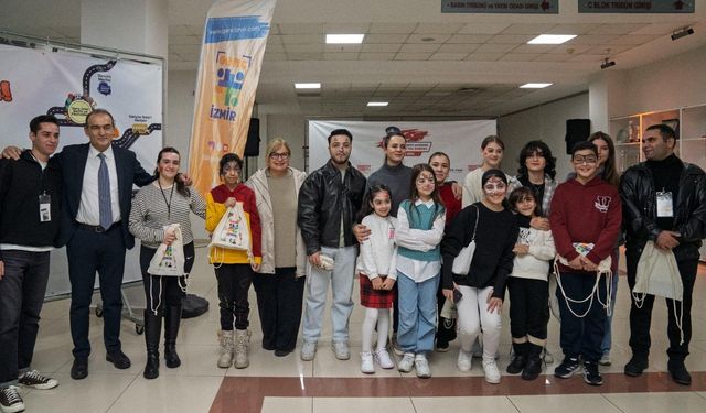 İzmir'in mahallelerinde dayanışma var: Farklı bölgelerden çocuklar bir araya geldi