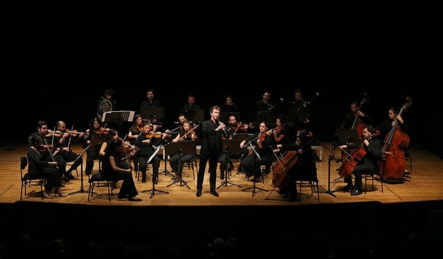 Türkiye'nin ilk oda orkestrası oldu: İzmir'de coşku dolu konser