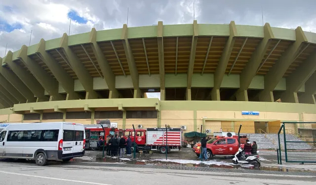 İzmir'de panik: Atatürk Stadyumu'nda yangın çıktı