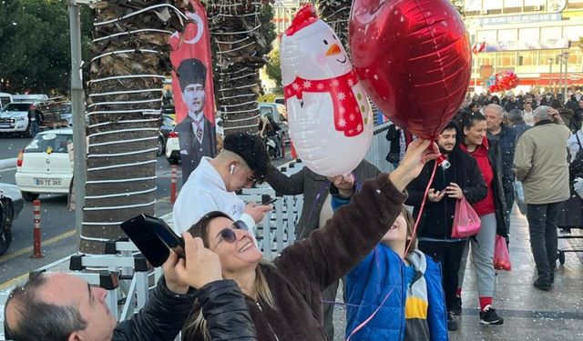 Aydınlılar, yapay karla eğlenceli bir gece yaşadı