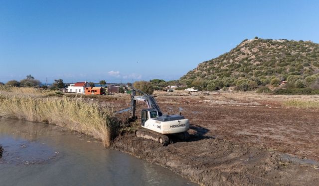 İzmir'in antik deresinde temizlik seferberliği: 2 bin ton atık toplandı