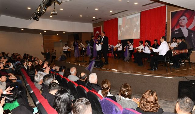 Çiğli yeni yılı sanatla karşılıyor: Belediye kursiyerlerinden eşsiz konser