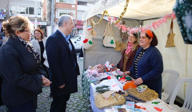 İzmir'de örnek dayanışma projesi: Bergama'da üreten kadınlar için yeni yıl pazarı kuruldu