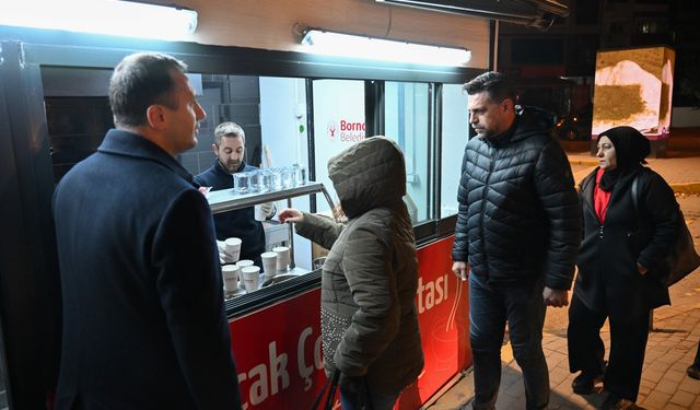 Bornova'da vatandaşlara çorba ikramı: Soğuk havalarda sıcak destek