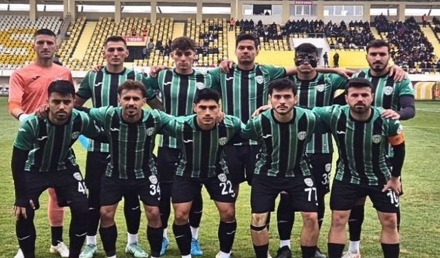 Bornova FK yıkılmadı, ayakta: Uzatmalarda gelen golle can buldular