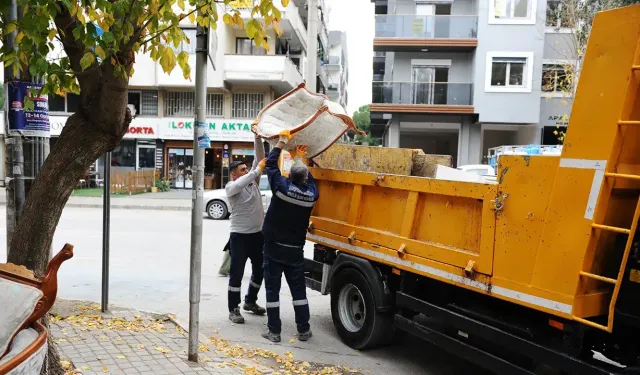 Karşıyaka'da çöple mücadele: Her gün 357 ton atık toplanıyor