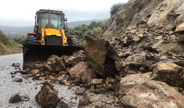 Ödemiş'te heyelan meydana geldi