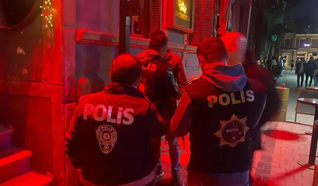 İzmir polisinden güvenlik operasyonu: Konak'ta 1 ayda 843 kişi şahıs yakalandı