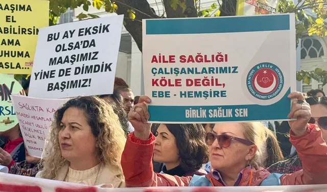 İzmir'de sağlık emekçilerinden yönetmelik tepkisi: Yaptım oldu politikalarından yıldık!