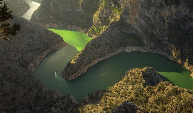 İzmir'e 1 saat uzaklıkta benzersiz bir doğa harikası: Arapapıştı Kanyonu