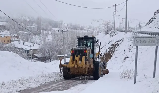 Kar yağışı o şehri kitledi: 163 yerleşim yeri ulaşıma kapandı