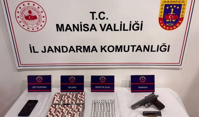 Manisa'da jandarma operasyonu: 667 uyuşturucu hap ve tabanca ele geçirildi