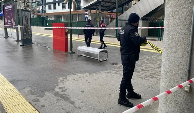 Marmaray'da korku dolu dakikalar: Bir kişi raylara atladı