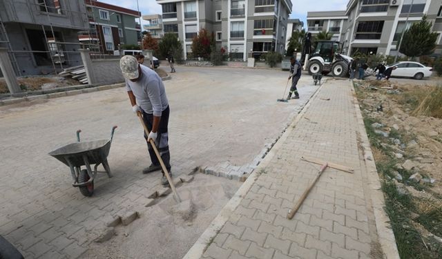 Menderes'te kapsamlı yol çalışması: İlçe adım adım yenileniyor