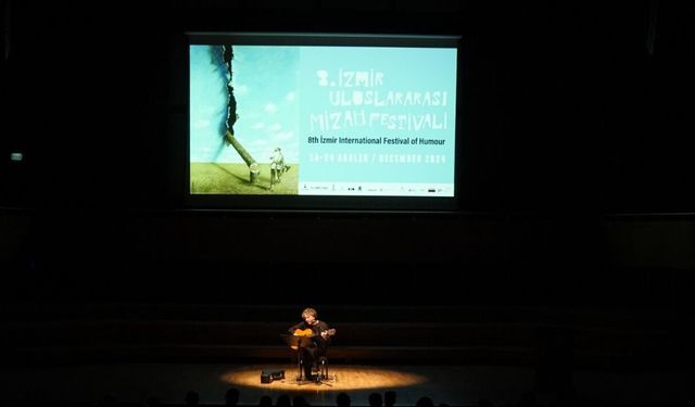 İzmir’de mizah dolu gece: Uluslararası festivalin açılışı yapıldı