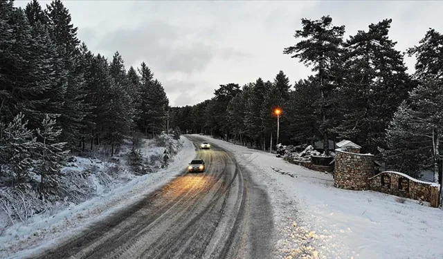 Muğla'da kar yağışı: Kapanan yollar yeniden ulaşıma açıldı