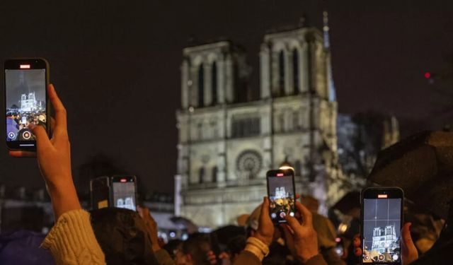 8 Asırlık miras: Notre-Dame Katedrali kapılarını yeniden açtı