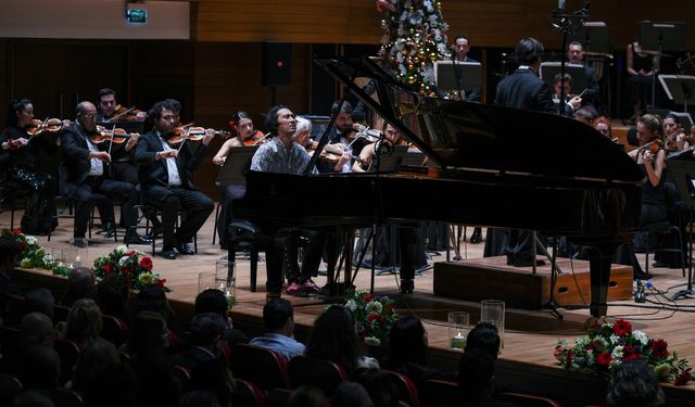 İzmir'de müzik ziyafeti: Olten Filarmoni Orkestrası’ndan muhteşem perfomans