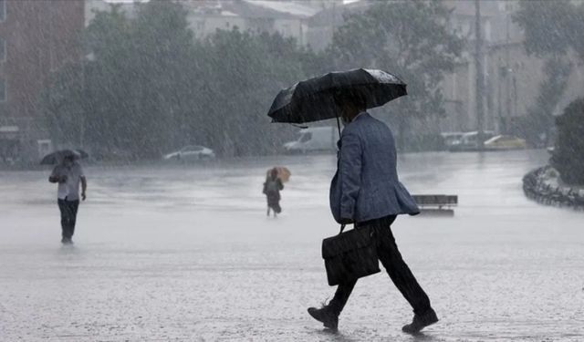 İzmir sağanak yağışa teslim: Turuncu kodlu uyarı geldi!