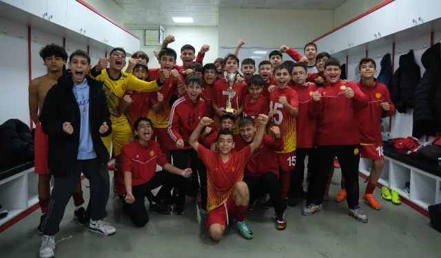 Tire Belediye Spor U14 takımı şampiyon oldu