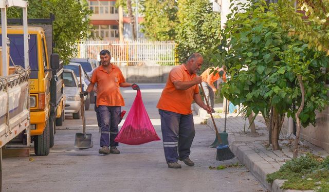 Gaziemir'de temizlik seferberliği: Mahalleler köşe bucak temizleniyor