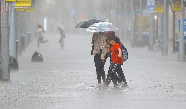 Meteoroloji İzmir dahil 8 ili uyardı: Yağmur ve kar geliyor