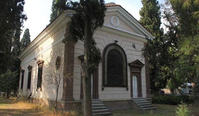 İzmir'de tarihi mimarisiyle dikkat çeken kilise: İngilizlerin buluşma noktasıydı