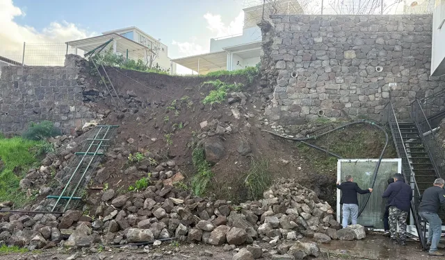 Bodrum'da korkutan anlar: Şiddetli yağış nedeniyle istinat duvarı çöktü