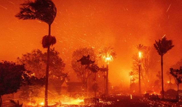 Los Angeles yangınlarında tablo ağırlaşıyor: Ölü sayısı 25'e yükseldi