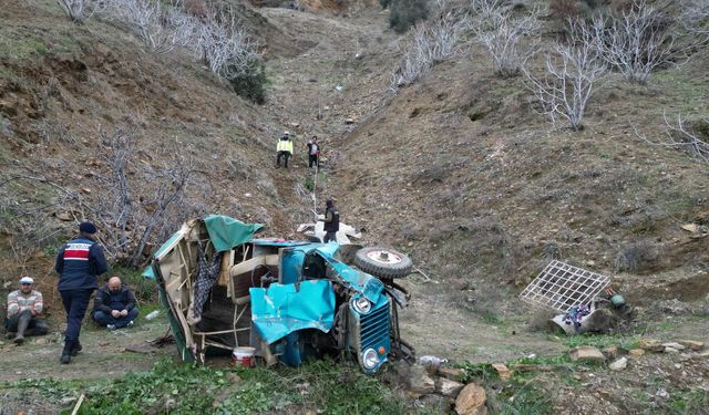 Aydın'da acı kaza, 1 kişi öldü: Zeytin işçilerini taşıyan araç uçuruma yuvarlandı