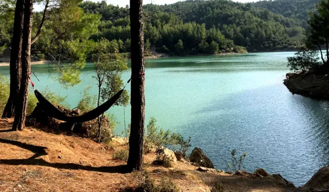 İzmirliler piknik çantasını hazırlayın: Göl kenarında huzurlu bir gün geçirecek, hamakta günün stresini atacaksınız