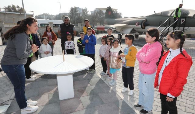 Bayraklı'da yarıyıl tatili heyecanı: Çocuklar eğlenirken öğrenecek