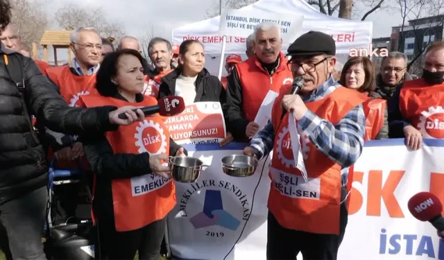 Emekliden küçük tencereli eylem: Suyu kaynatıp çocuklarımıza çorba diye bunu içireceğiz