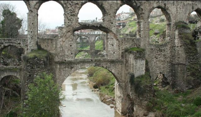 Orta Çağ’dan günümüze ulaşan Foça Su Kemeri nerededir? Nasıl gidilir?