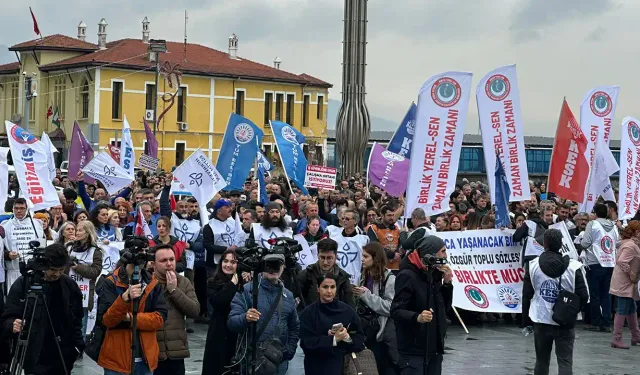 İzmir'de binlerce memur iş bıraktı: O faturayı kabul etmiyoruz