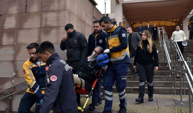 İzmir Adliyesi’nde 6,5 büyüklüğünde deprem senaryosuyla tatbikat yapıldı