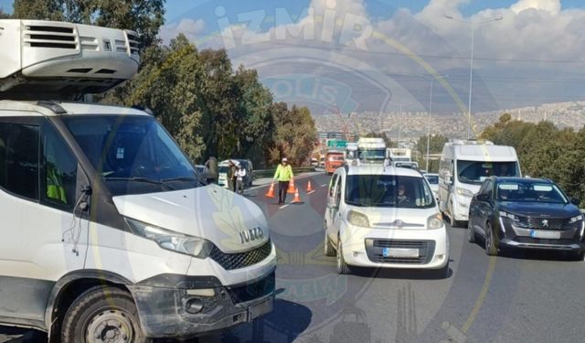 İzmir Otoyolu'nda trafik kazası: Pınarbaşı Kavşağı'nda yoğun trafik uyarısı