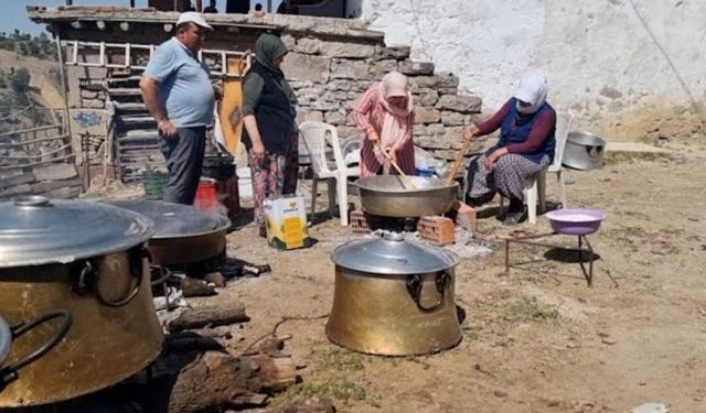 İzmir'in köylerinde özel günlerin vazgeçilmez yemeği: Tadına doyamayacaksınız