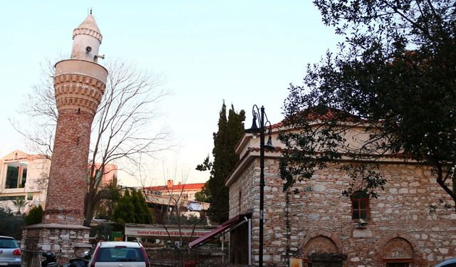 İzmir'in tarihi ibadet noktalarından: İshak Bey Camisi nerede ve nasıl gidilir?