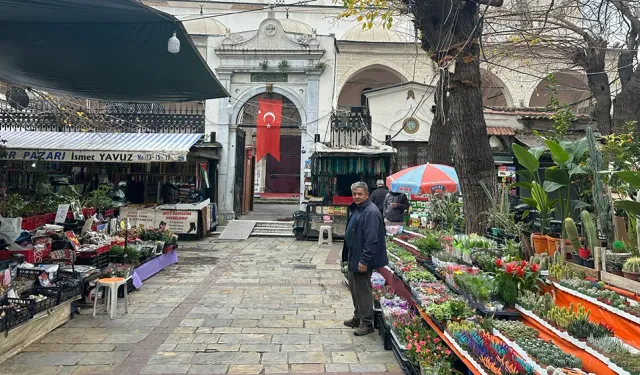 Kemeraltı'da yüzyıllardır süren mis kokulu gelenek: Çiçekçilik geleneği