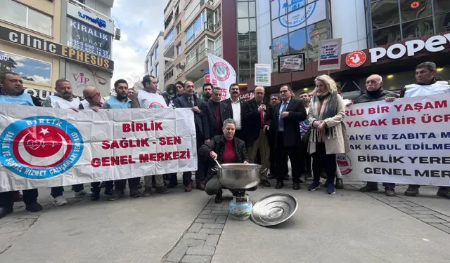 İzmir'de memurlar kendi helvasını kavurdu, Fatiha’sını okudu