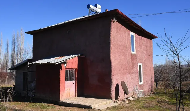 Hayalini kurduğu evi 4 ayda yaptı: Bu ev samandan