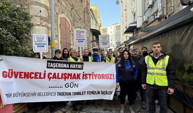 İzmir'de taşeron işçilerden belediye önünde eylem: Güvenceli çalışmak istiyoruz