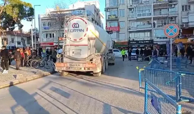 İzmir'de tırla 2 kişiye çarptı, ölümlerine neden oldu: Şoför tutuklandı